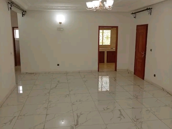 Vaste appartement haut standing 3 chambres à louer à Mimboman – Yaoundé
