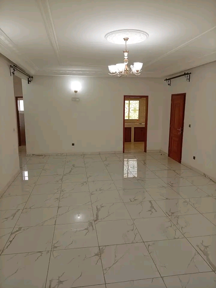 Vaste appartement haut standing 3 chambres à louer à Mimboman – Yaoundé