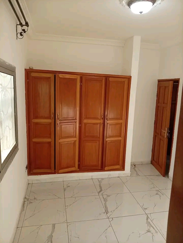 Vaste appartement haut standing 3 chambres à louer à Mimboman – Yaoundé