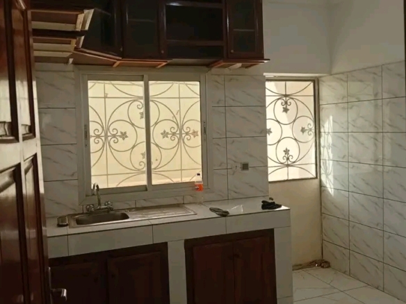 Vaste appartement haut standing 3 chambres à louer à Mimboman – Yaoundé