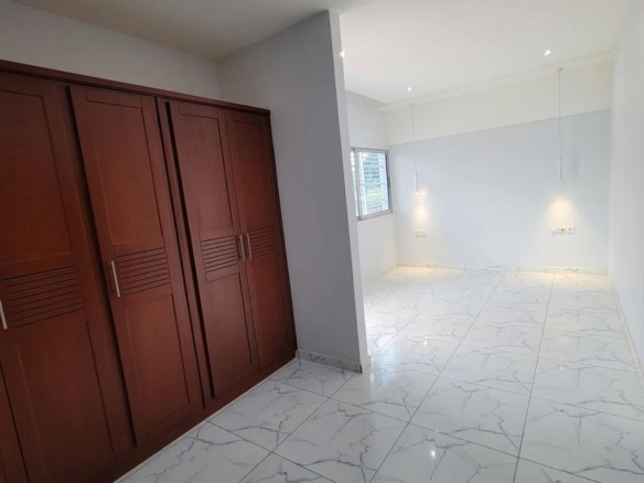 Duplex neuf haut standing à vendre à Olembé – Yaoundé (220 m²)
