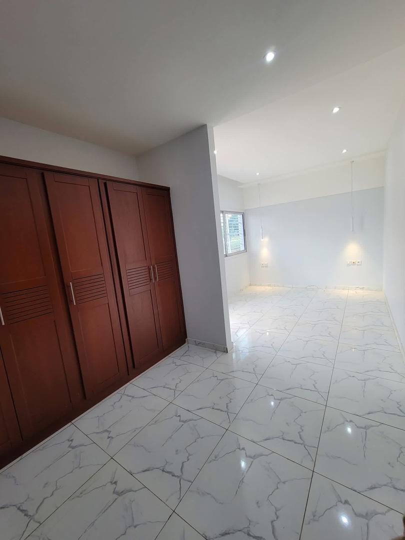 Duplex neuf haut standing à vendre à Olembé – Yaoundé (220 m²)