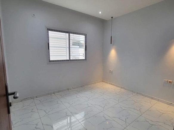 Duplex neuf haut standing à vendre à Olembé – Yaoundé (220 m²)