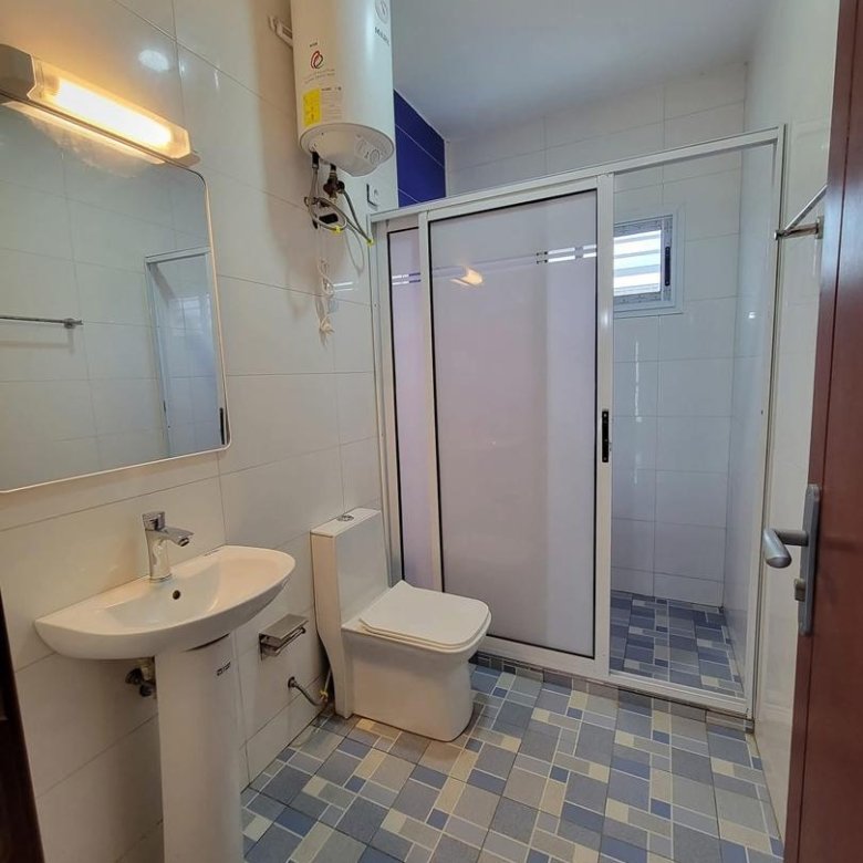 Duplex neuf haut standing à vendre à Olembé – Yaoundé (220 m²)
