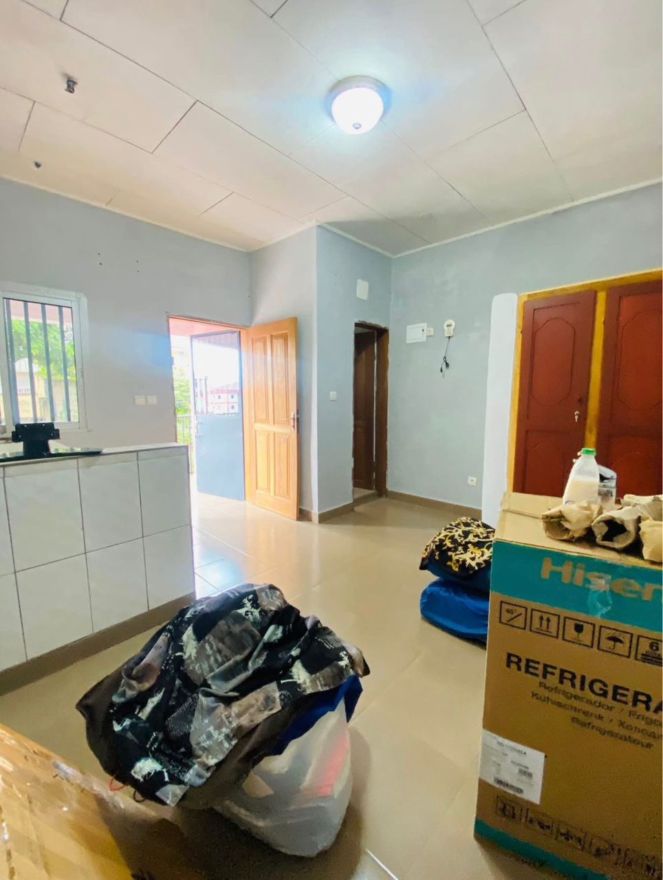 Vaste chambre moderne à louer à Dovv Damas – Yaoundé