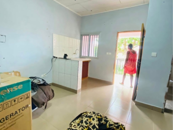 Vaste chambre moderne à louer à Dovv Damas – Yaoundé