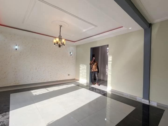 Appartement moderne 3 chambres à louer à Odza Borne 10 – Yaoundé
