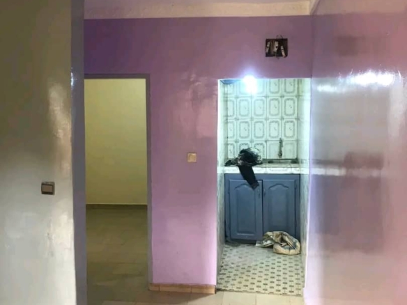 Studio moderne à louer à Ekoumdoum