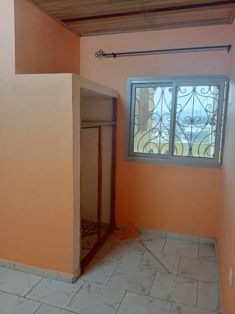 Palmeer Appartement Moderne Neuf – Yaoundé, Awae Escalier