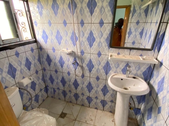 Studio moderne à louer à Mimboman Carrefour Delta – Yaoundé