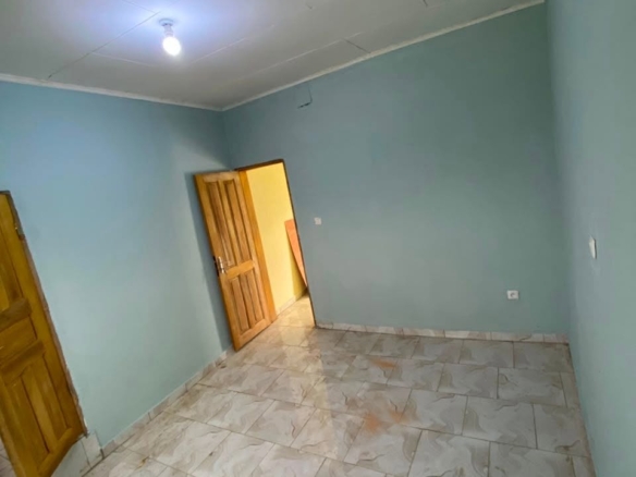 Studio moderne à louer à Mimboman Carrefour Delta – Yaoundé