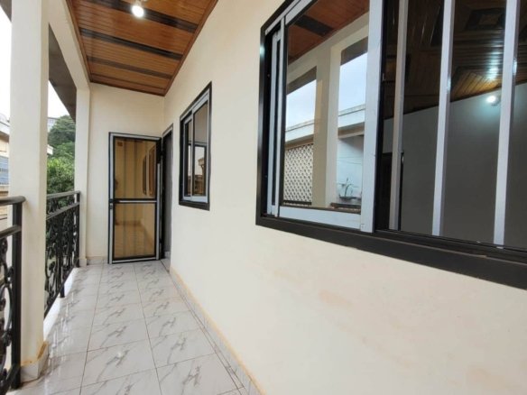 Appartement Moderne de Standing au 1er Étage – Yaoundé, Biyem-Assi