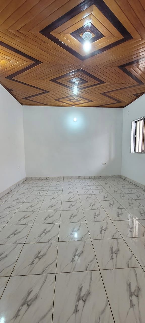 Appartement Moderne de Standing au 1er Étage – Yaoundé, Biyem-Assi