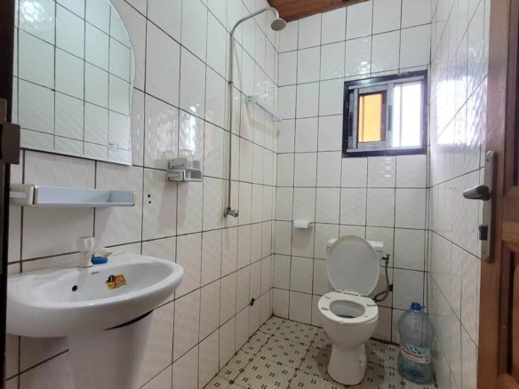 Appartement Moderne de Standing au 1er Étage – Yaoundé, Biyem-Assi