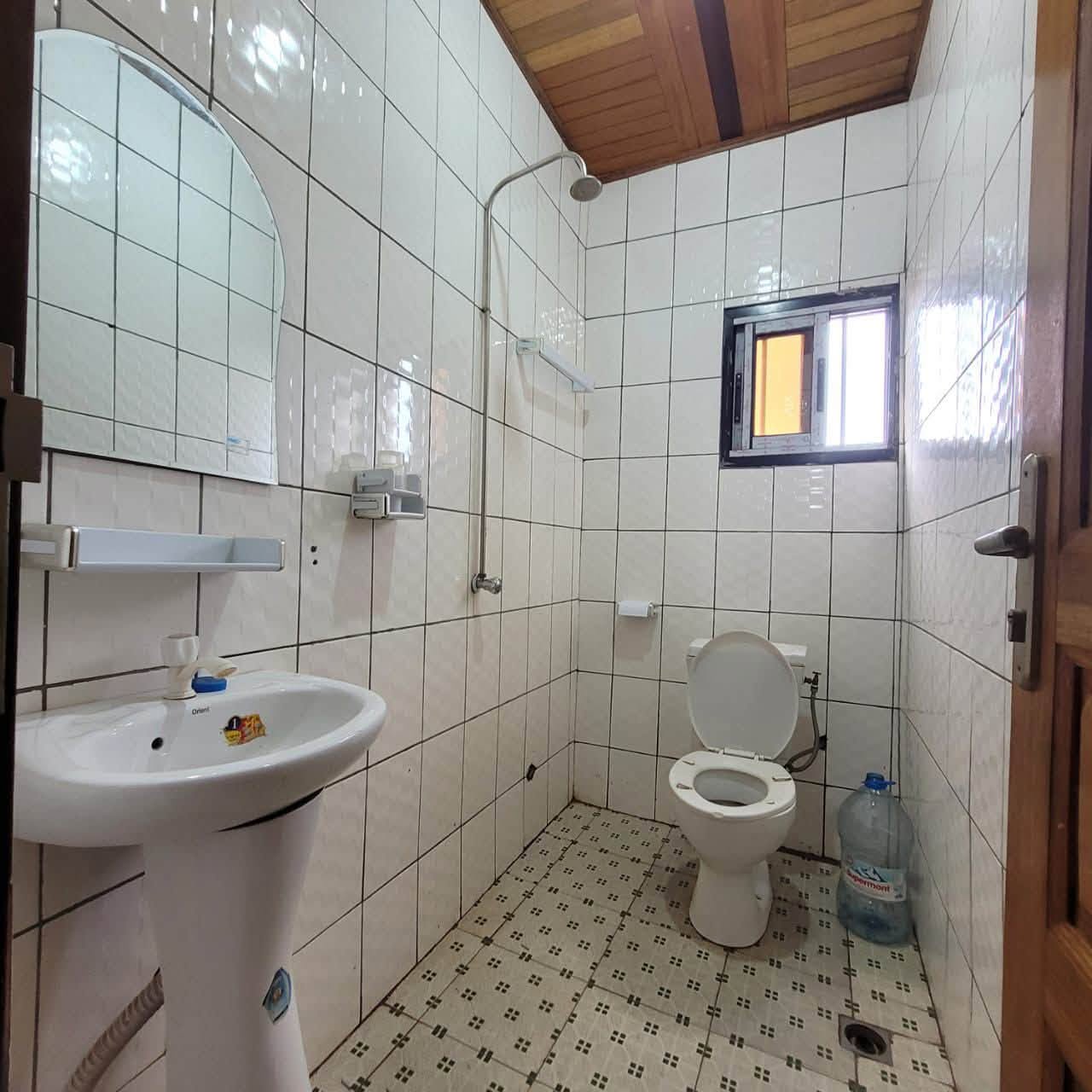 Appartement Moderne de Standing au 1er Étage – Yaoundé, Biyem-Assi