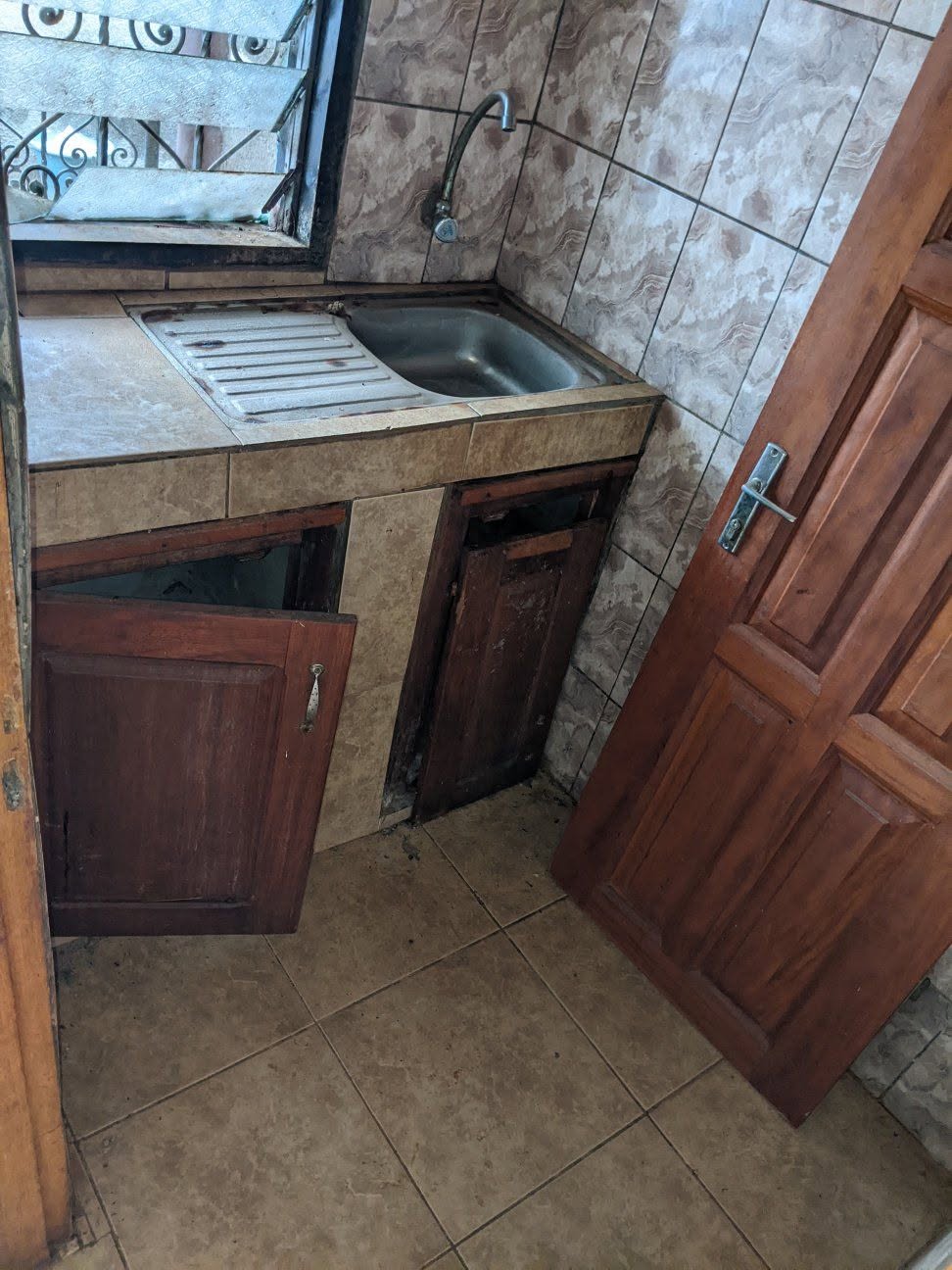 Studio moderne à louer à Damas Maetur – Yaoundé