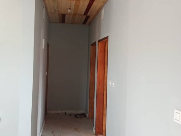 Appartement Moderne Neuf – Yaoundé, Awae Escalier