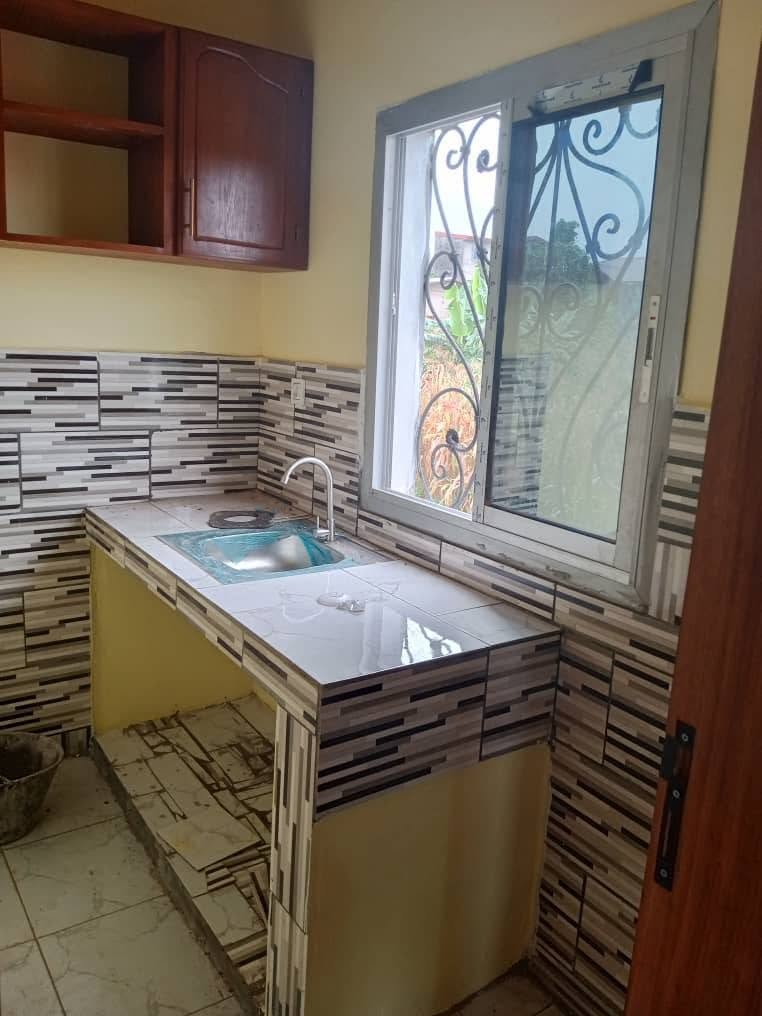 palmer6 Appartement Moderne Neuf – Yaoundé, Awae Escalier
