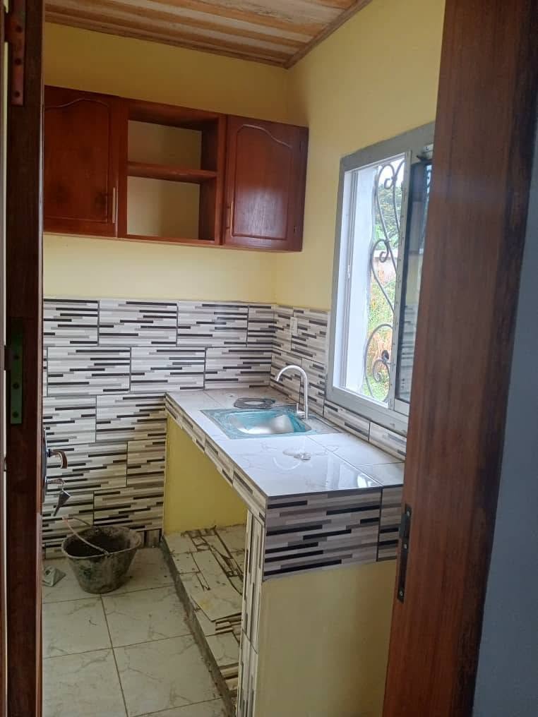 palmer8 Appartement Moderne Neuf – Yaoundé, Awae Escalier