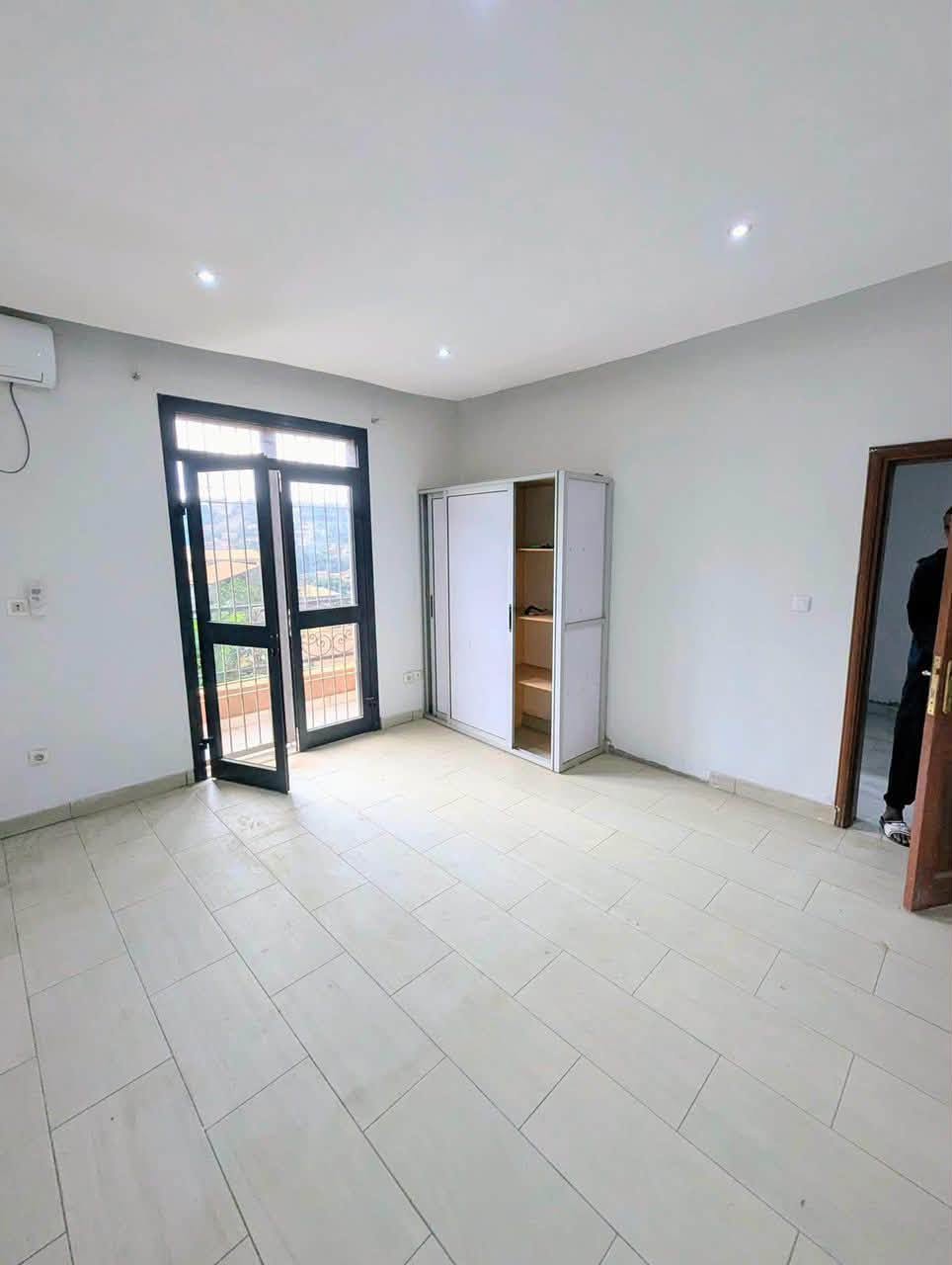 Studio haut standing à louer à Ngousso Confort – Yaoundé