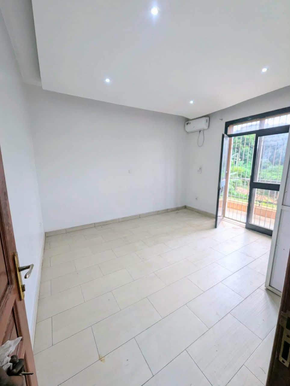 Studio haut standing à louer à Ngousso Confort – Yaoundé