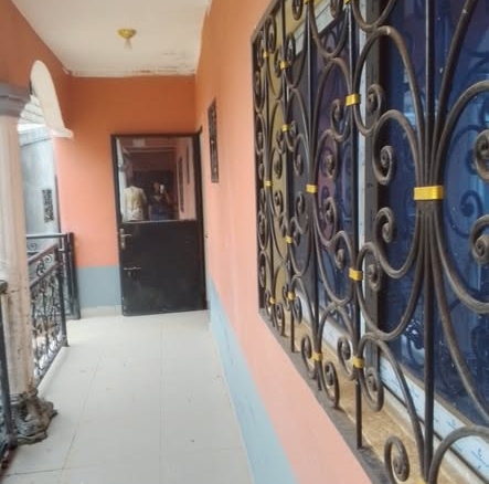 Très grand appartement 3 chambres à louer à Simbock Mbalngon – Yaoundé
