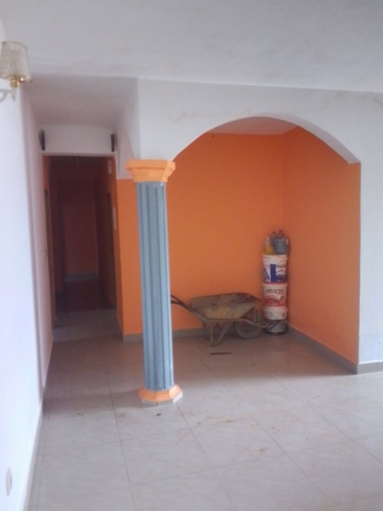 Très grand appartement 3 chambres à louer à Simbock Mbalngon – Yaoundé
