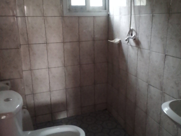 Très grand appartement 3 chambres à louer à Simbock Mbalngon – Yaoundé